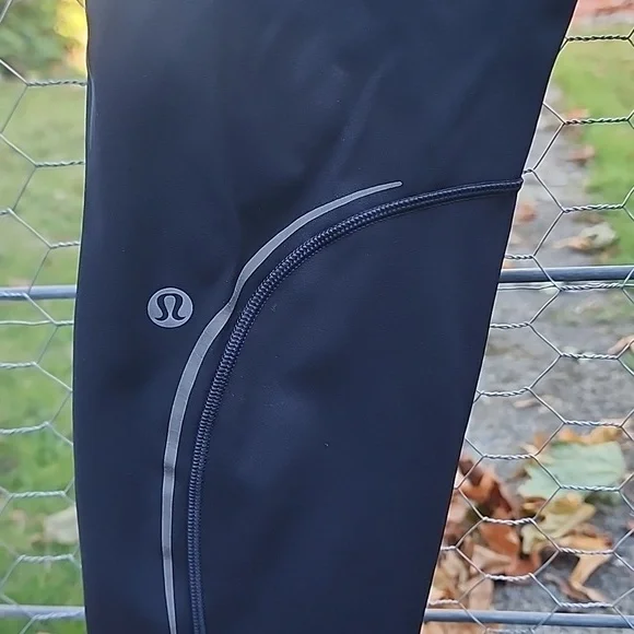 Lululemon Base Pace Reflective Leggings - Size 8 - Picture 2 of 2